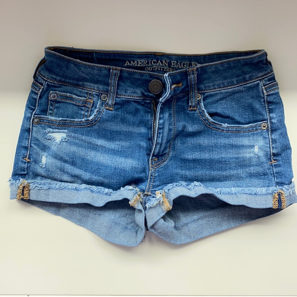 American Eagle women’s denim shorts!